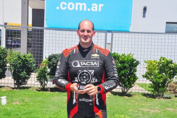 PRIMERA POLE PARA MANGONI